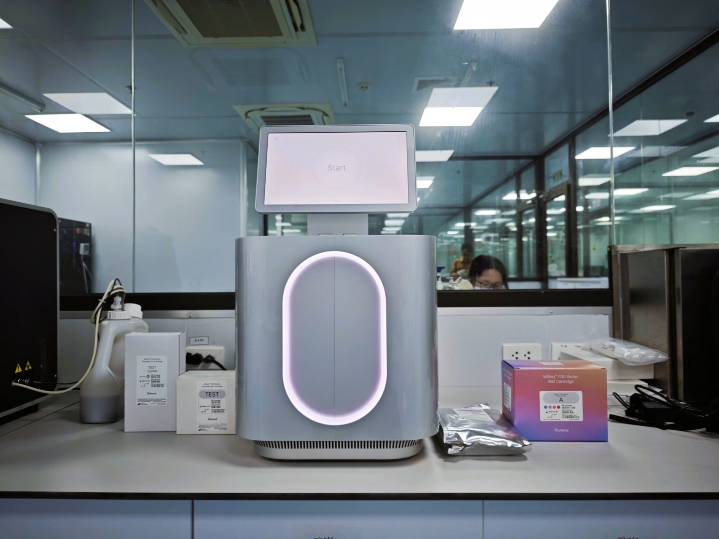 Illumina MiSeq i100 Plus Sequencing System