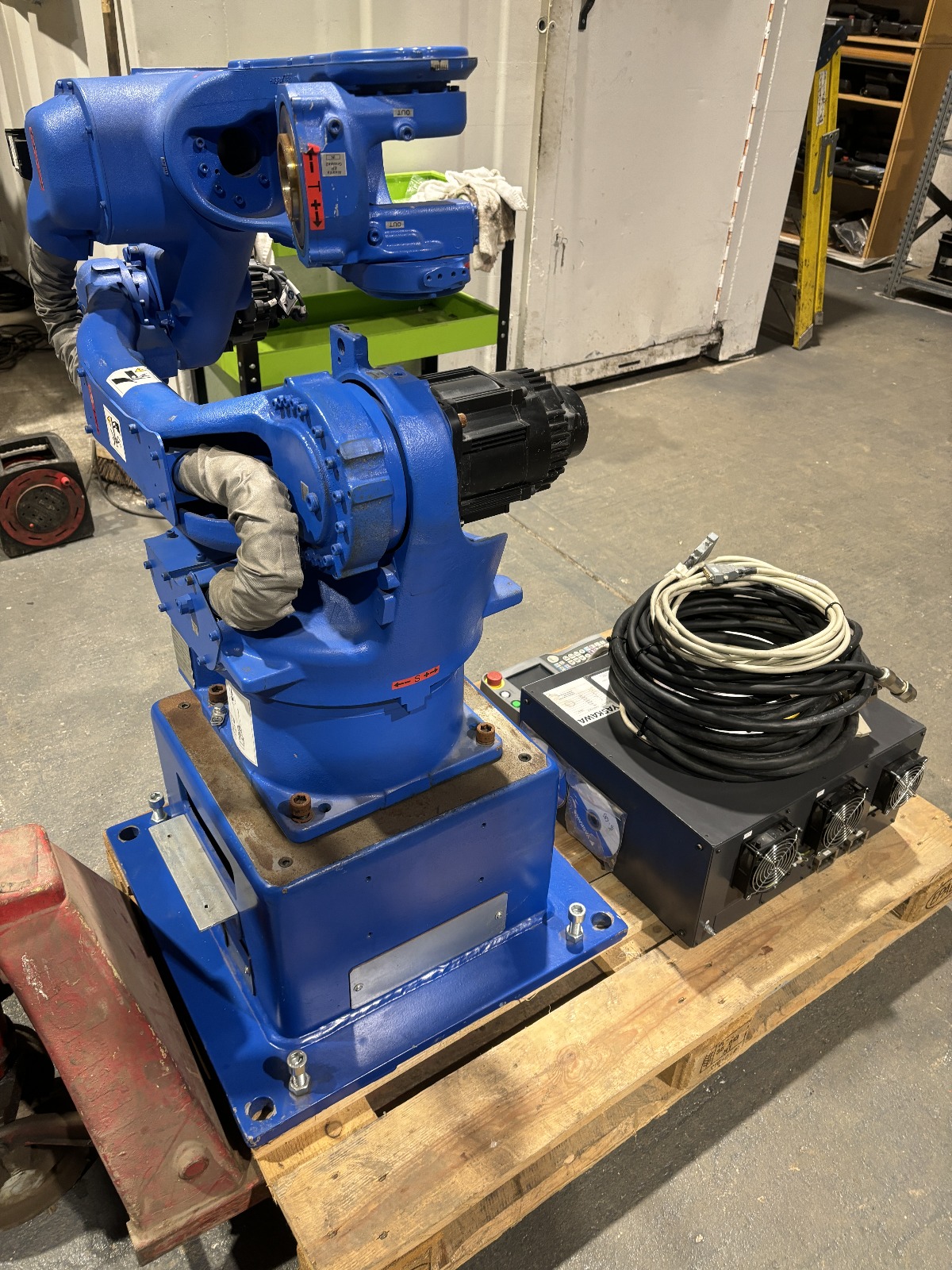 Yaskawa Motoman MA1440 Industrial Robot
